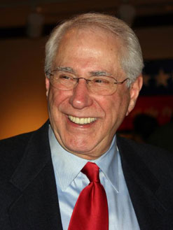  Mike Gravel 